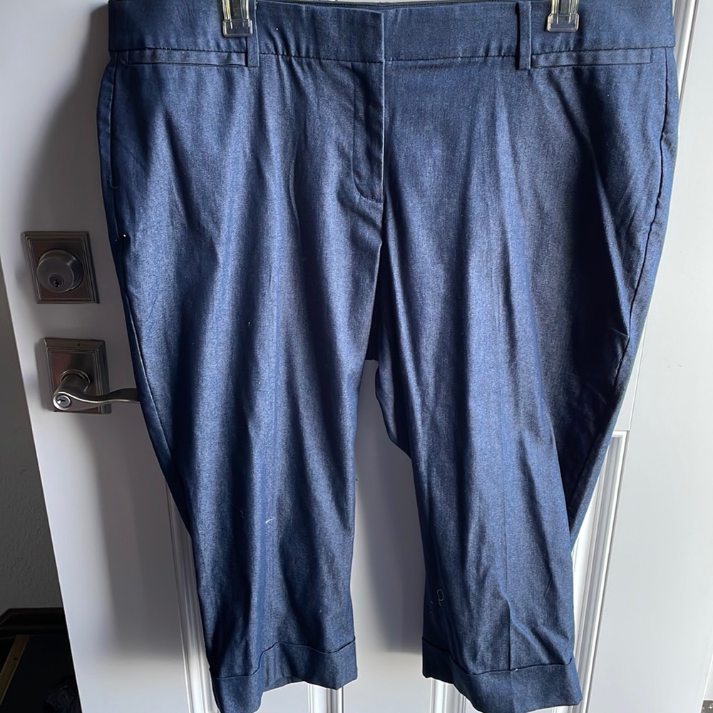 Lane Bryant navy blue stretch capris